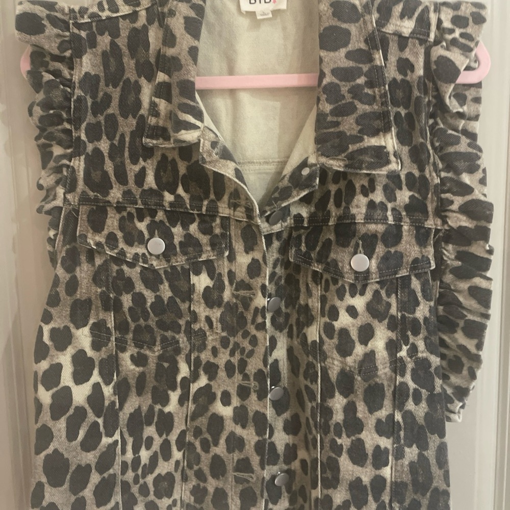BiBi Leopard Print Button Down Shirt - image 9